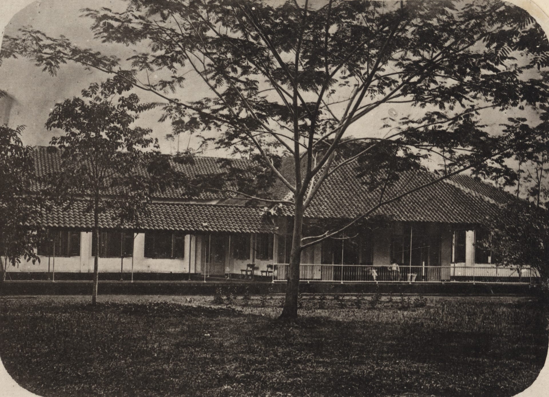 Fasilitas Rumah Sakit Jiwa Buitenzorg Bagi Bumiputra