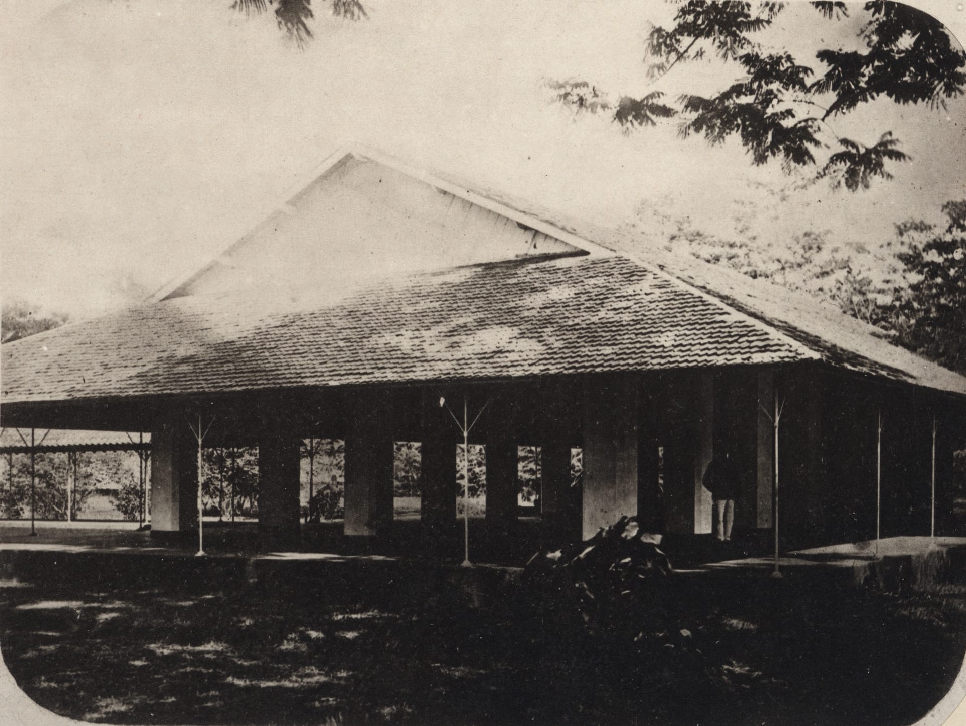 Tempat Kerja dan Area Relaksasi Rumah Sakit Jiwa