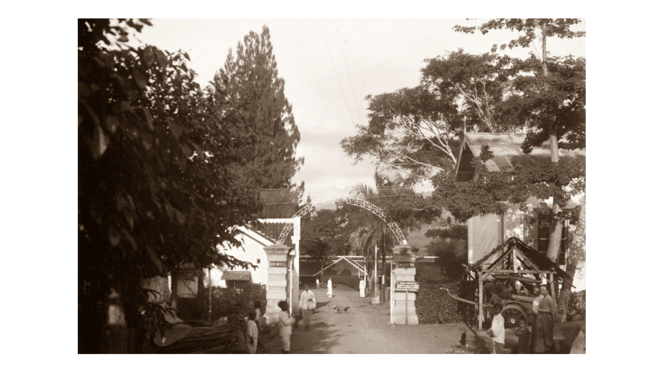 Pintu Masuk Rumah Sakit Jiwa Lawang